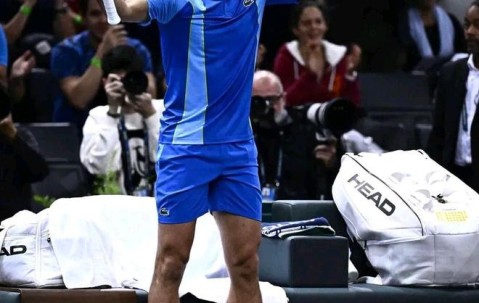 九游娱乐-浓眉哥巅峰对决，Faker与40激战C9分钟，败北胜负难料！的简单介绍