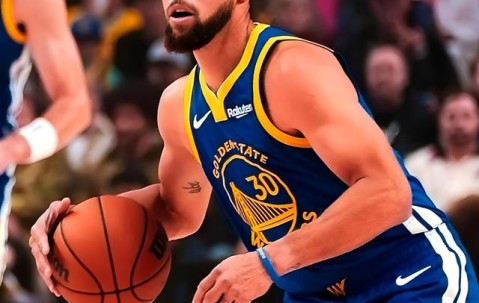 九游娱乐-关于库里回归赛场，高光表现首场状态亮眼，中国队观众沸腾！的信息