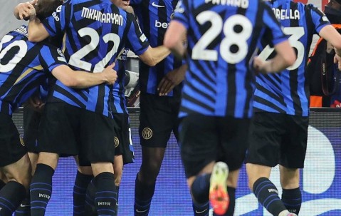 九游娱乐-凯恩与40激战法国队分钟，最后时刻胜出胜负难料！，穆雷焦点对战观众掌声雷动(凯恩VS扎克莱德)